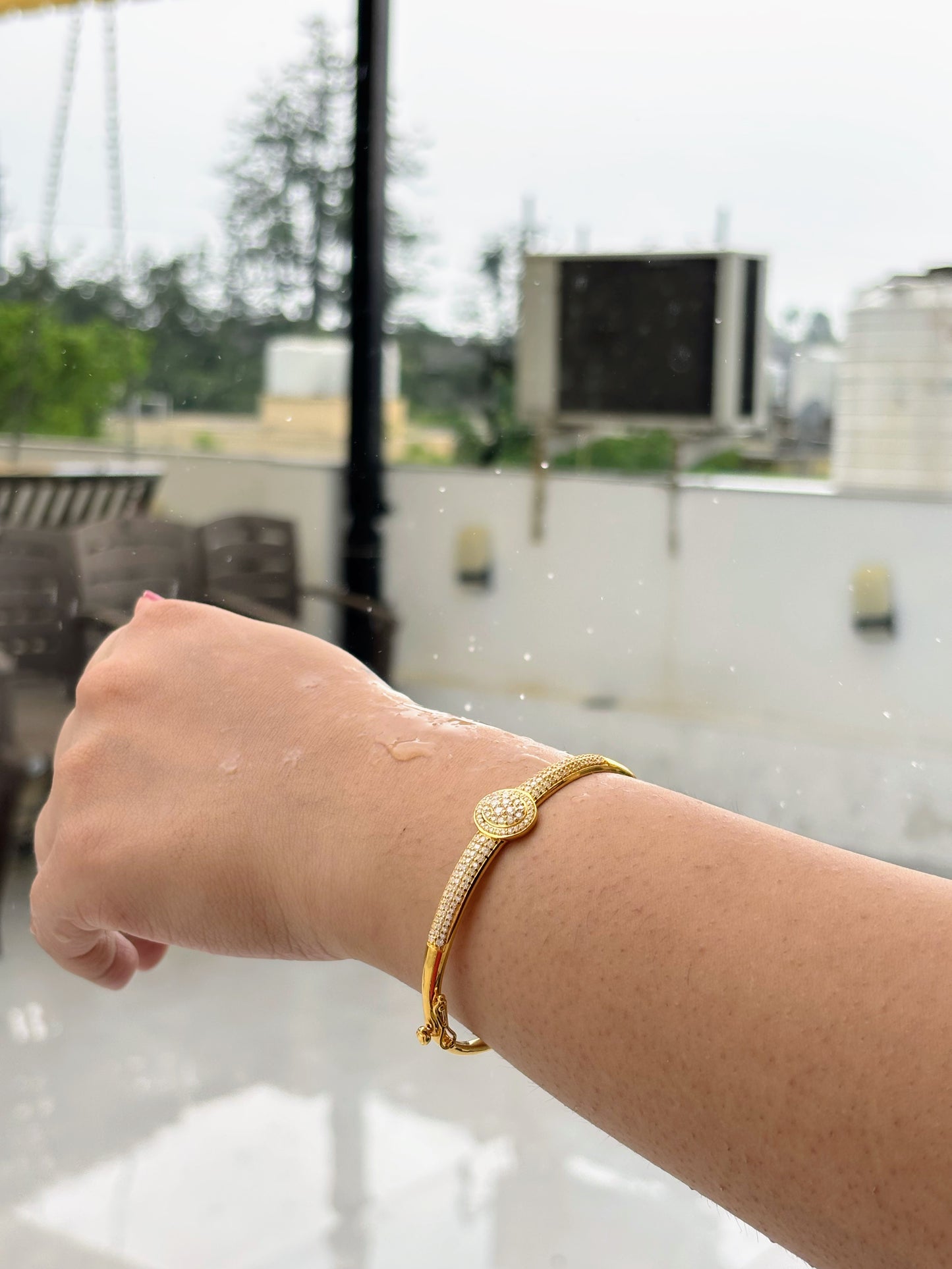 Golden Aura – Moissanite Encrusted Bangle