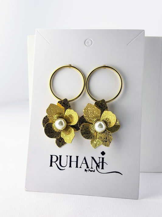 Golden Bloom Pearl Earrings