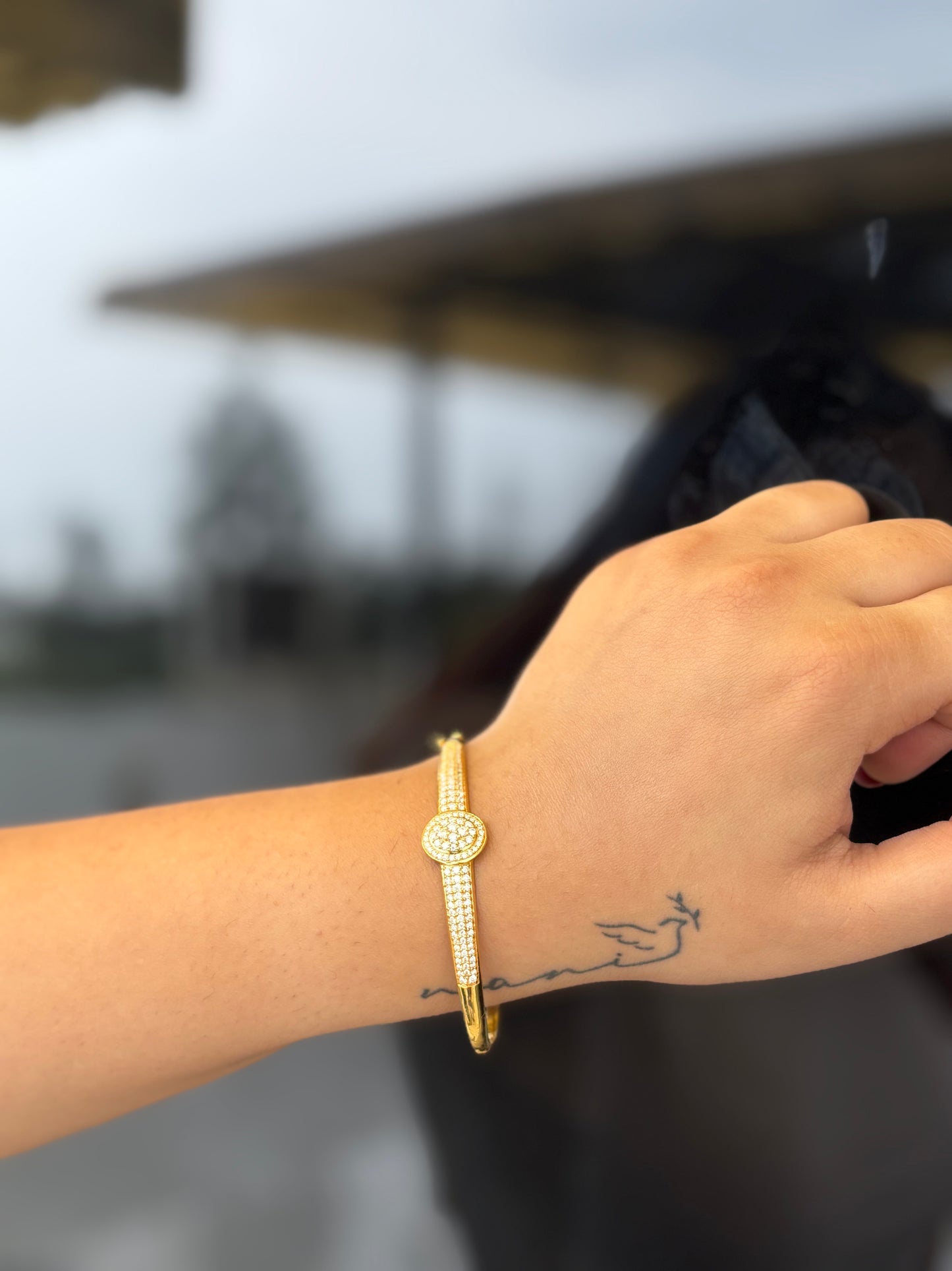 Golden Aura – Moissanite Encrusted Bangle