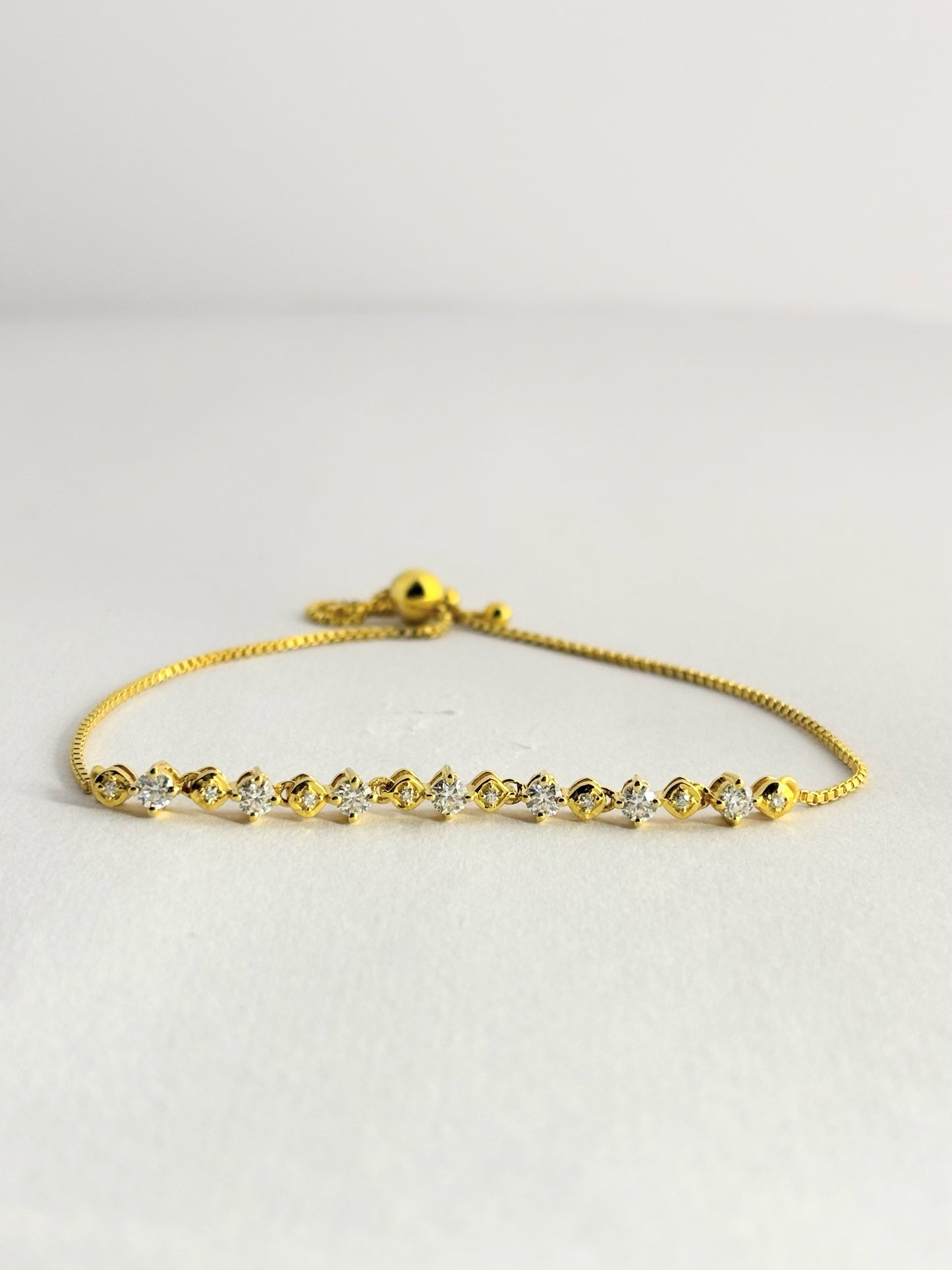 Golden Radiance – Moissanite Adjustable Bracelet