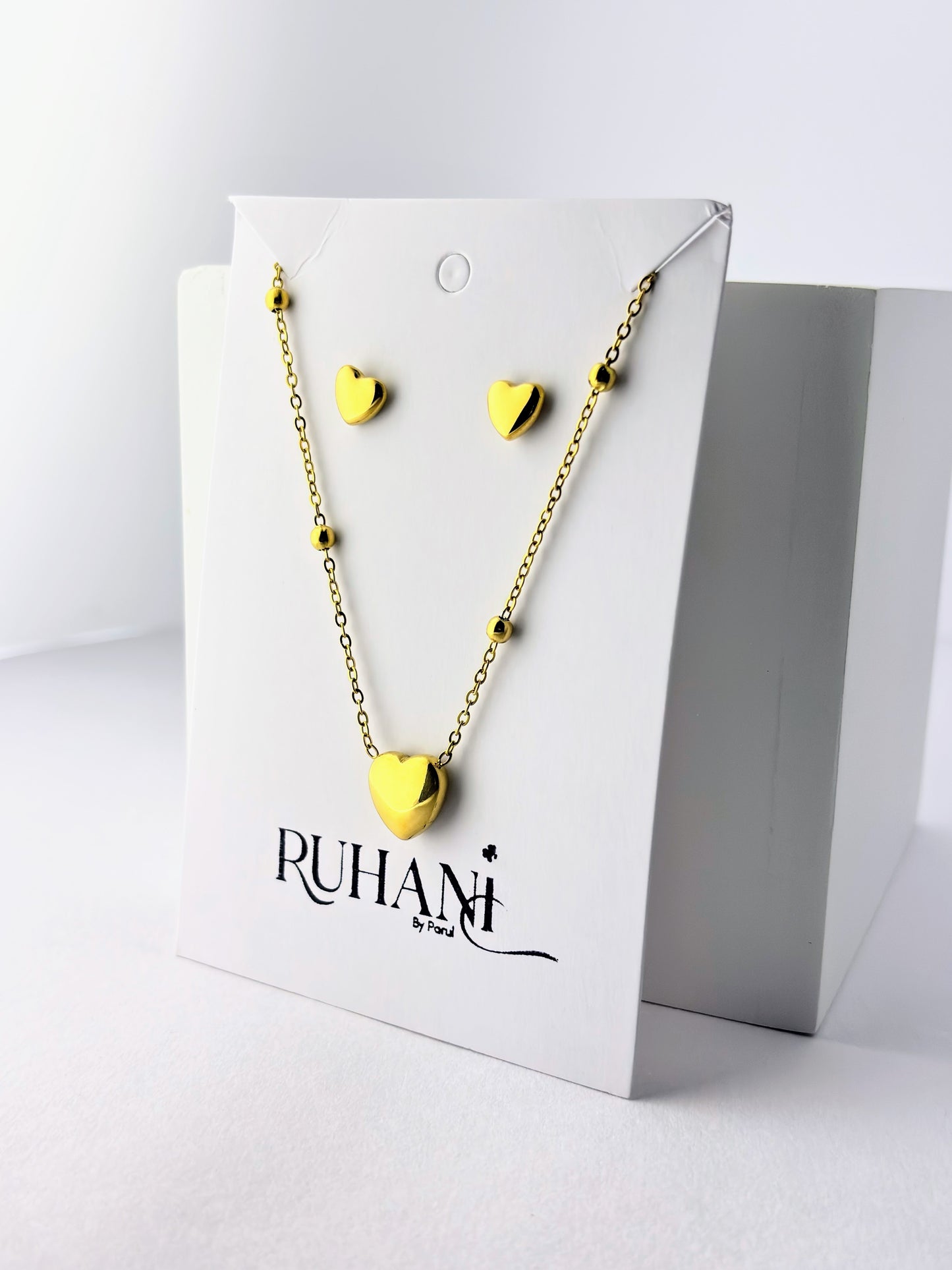 Golden Heart Necklace Set
