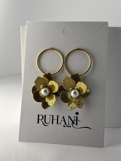 Golden Bloom Pearl Earrings